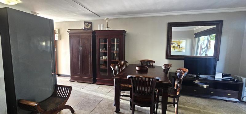 2 Bedroom Property for Sale in Middedorp Western Cape